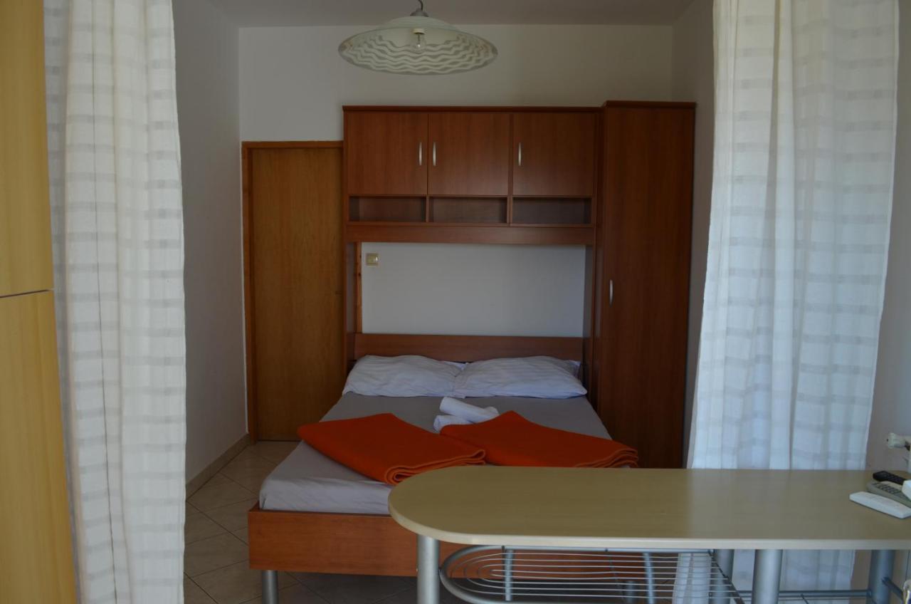 Apartments Leticia I Baška Extérieur photo