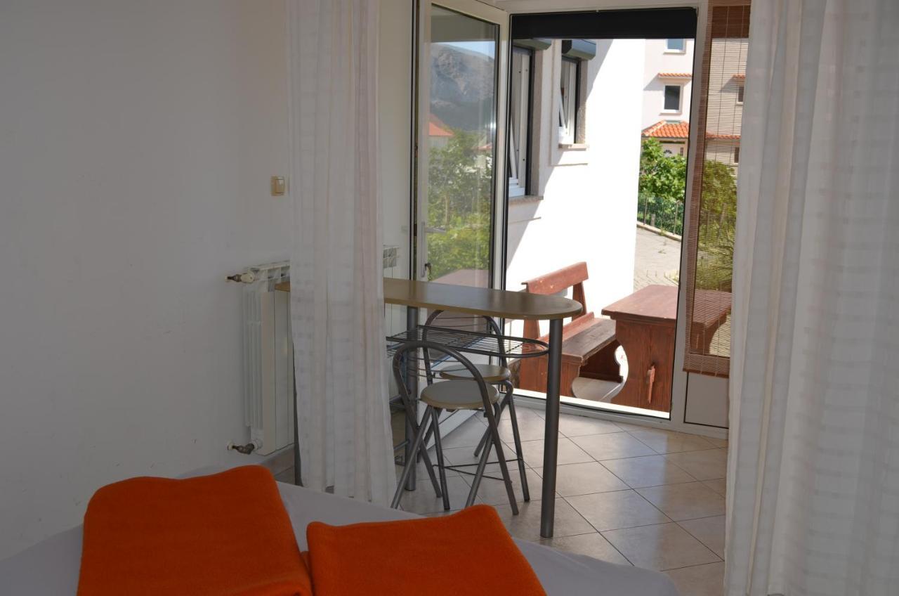 Apartments Leticia I Baška Extérieur photo