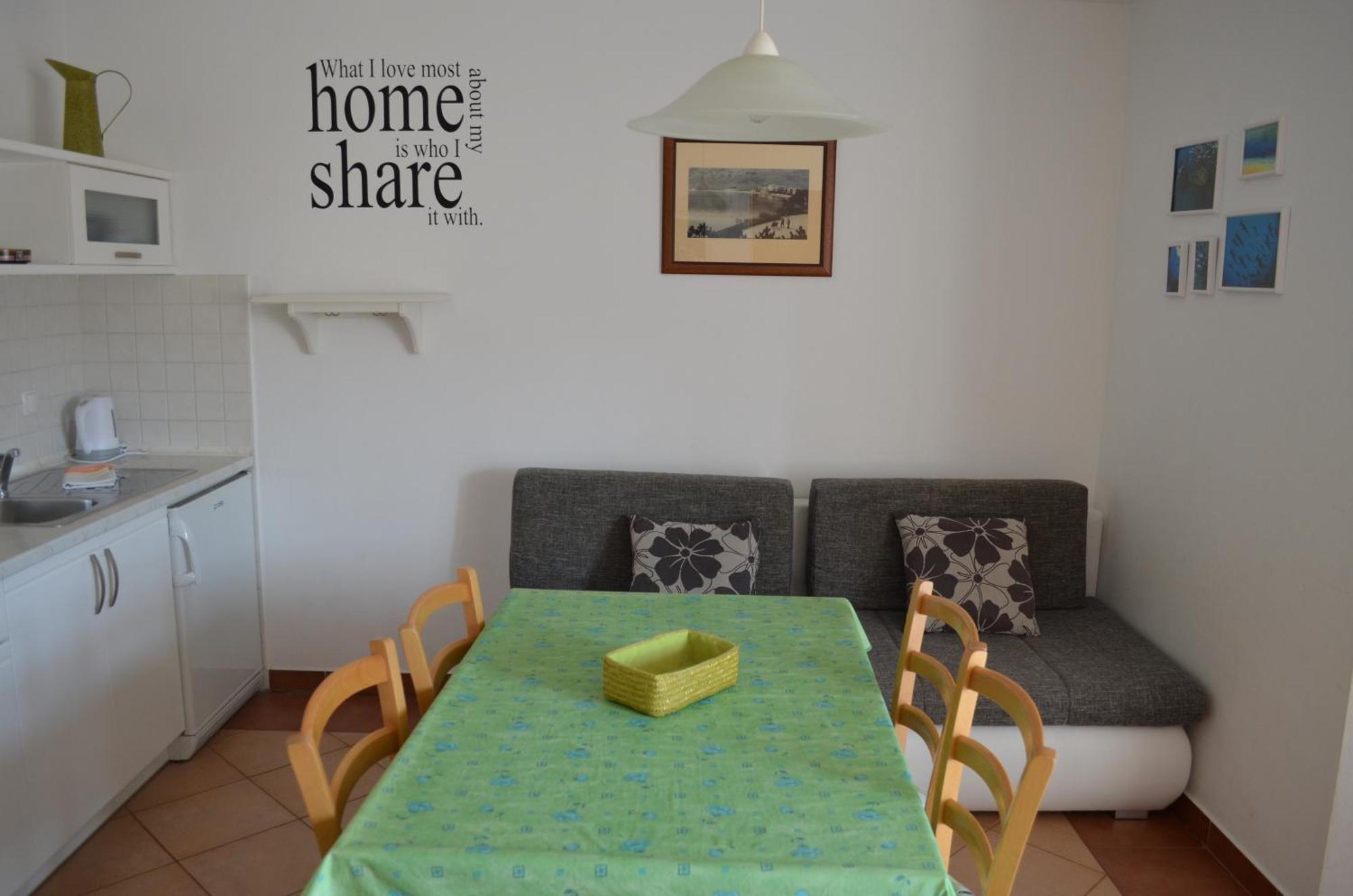 Apartments Leticia I Baška Extérieur photo