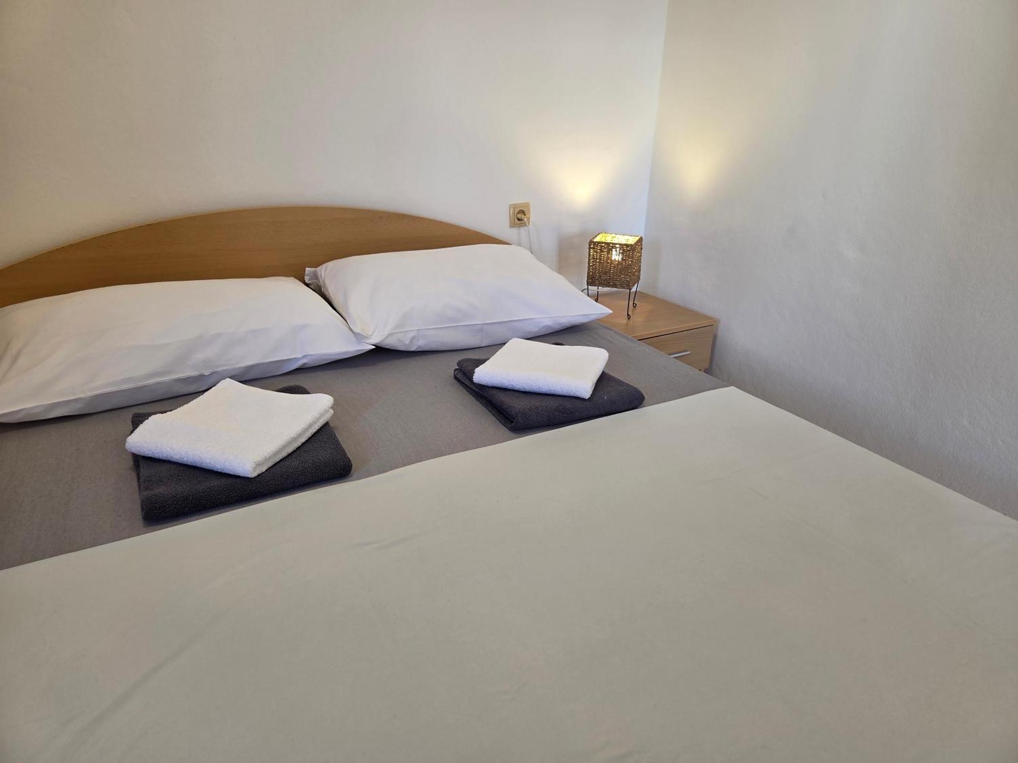 Apartments Leticia I Baška Extérieur photo