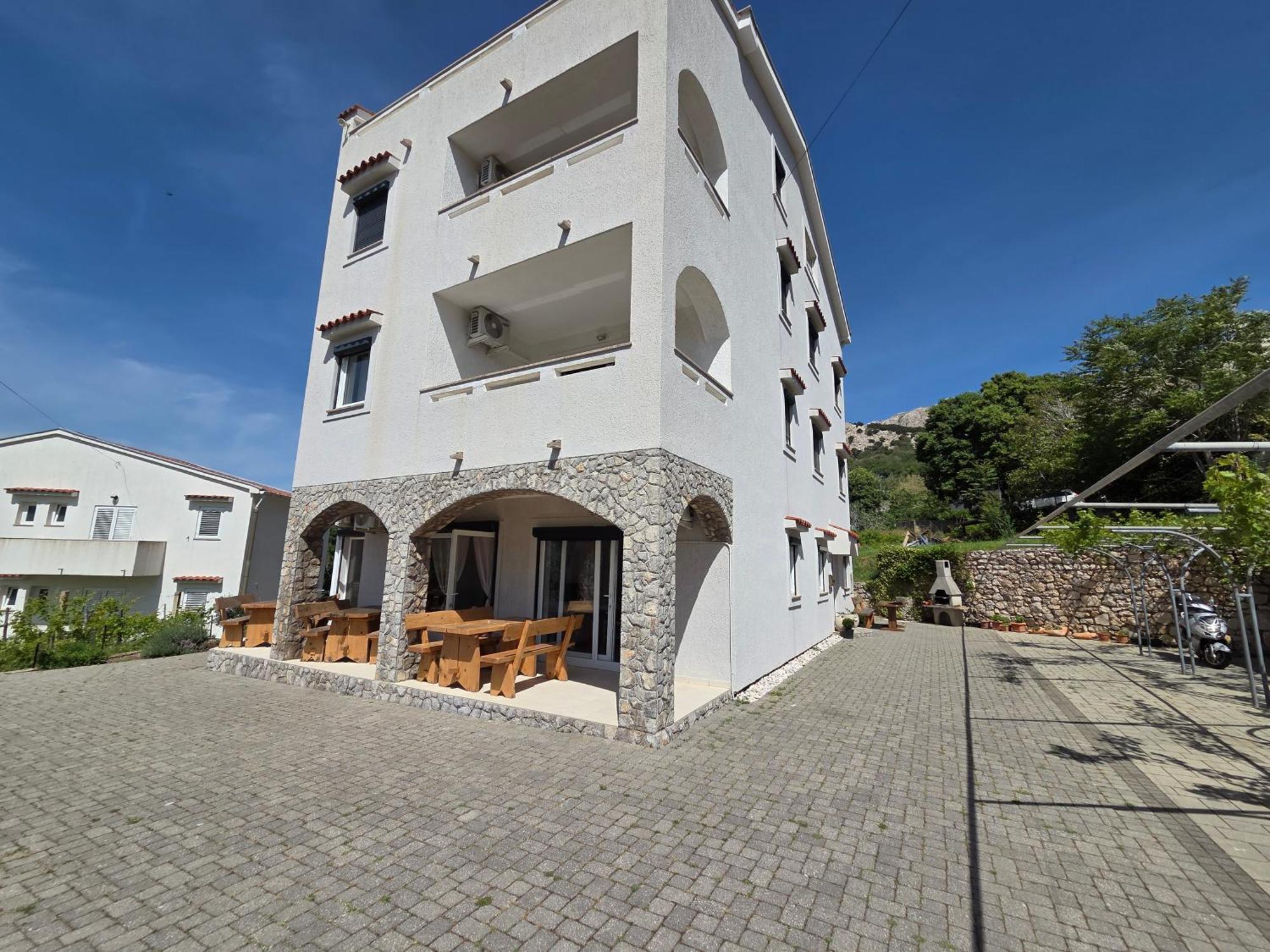 Apartments Leticia I Baška Extérieur photo